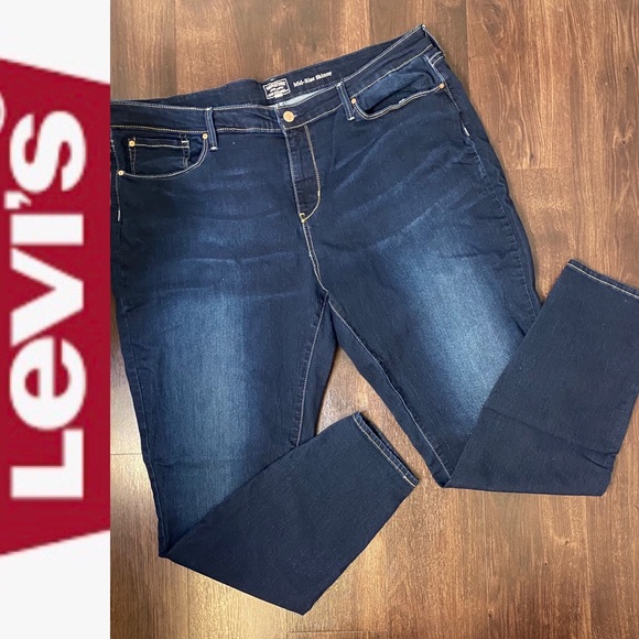 Levi's Denim - Size 36 Mid-Rise Skinny Levi’s Jeans